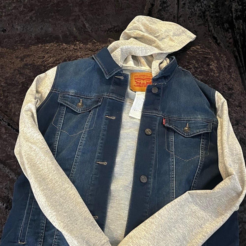 Levi's kids Blue Denim Jacket with Gray Sleeves could fit up to size M